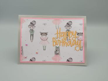 Handgefertigte "Happy Birthday" Grußkarte mit verspielten Mädchenillustrationen