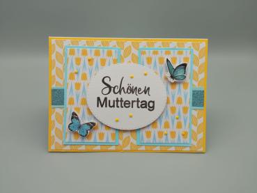 Zauberhafte Muttertagskarte mit zarten Schmetterlingen