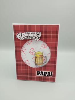 Handgemachte Vatertagskarte mit Bierkrug-Design - "Alles Gute zum Vatertag, Papa!"