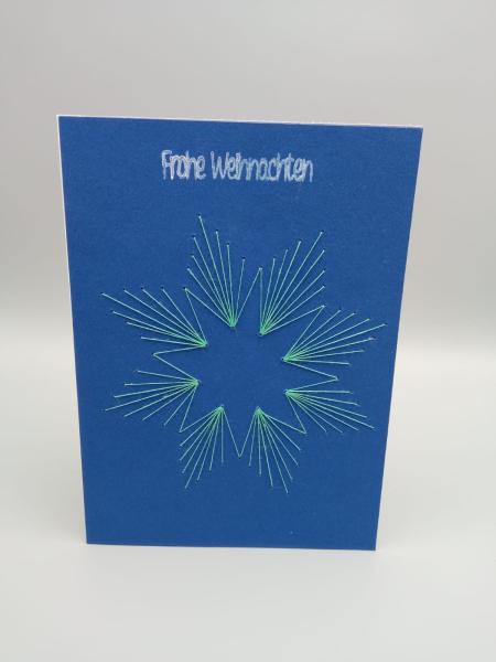 Blaue Weihnachtskarte mit Mintgrünem Stern – "Frohe Weihnachten"