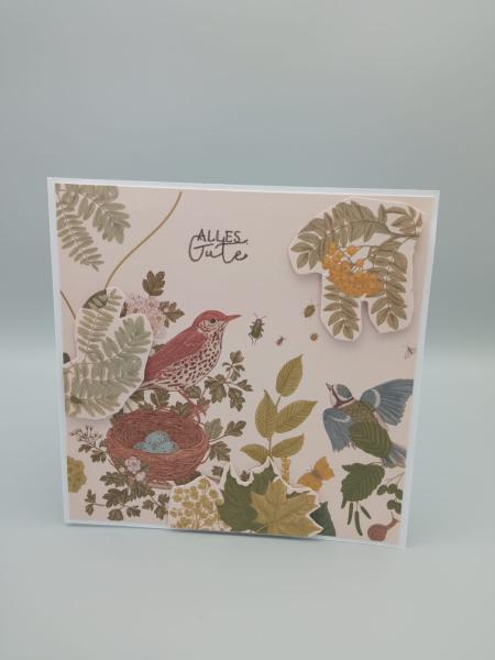 Herzliche Wünsche: "Alles Gute"-Karte mit Vogelnest und Küken