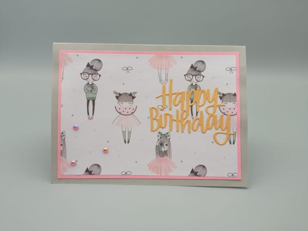 Handgefertigte "Happy Birthday" Grußkarte mit verspielten Mädchenillustrationen
